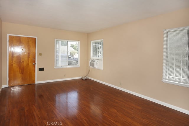 6449 Lemon Avenue, Long Beach, CA 90805 — photo 4 of 39