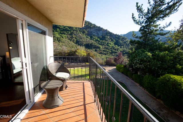 548 Live Oak Circle Drive, Calabasas, CA 91302 — photo 15 of 27