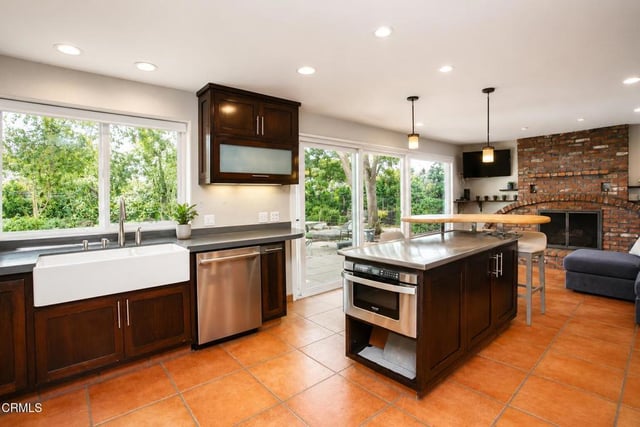 548 Live Oak Circle Drive, Calabasas, CA 91302 — photo 7 of 27