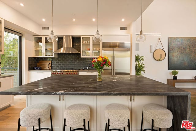 1333 Beverly Green Drive 301, Los Angeles, CA 90035 — photo 12 of 35