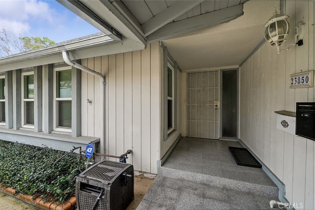 23850 Via Jacara, Valencia, CA 91355 — photo 4 of 44