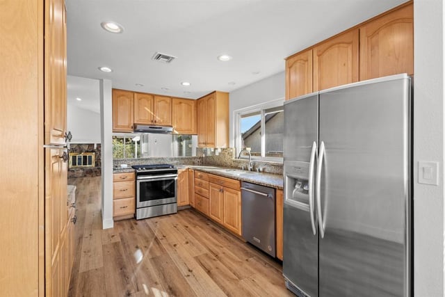 22945 Magnolia Glen Drive, Valencia, CA 91354 — photo 10 of 33