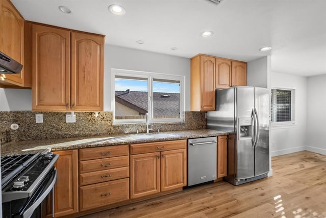 22945 Magnolia Glen Drive, Valencia, CA 91354 — photo 11 of 33