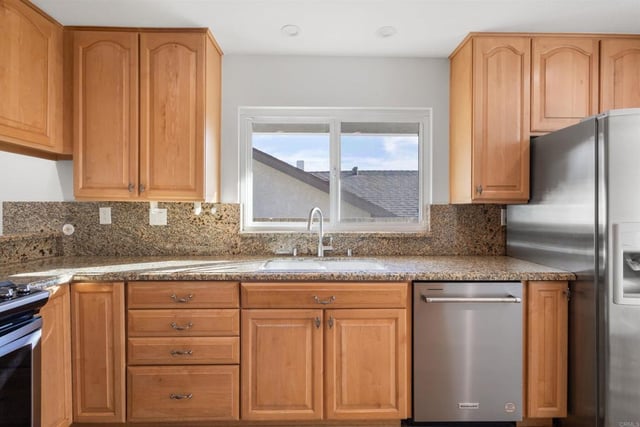 22945 Magnolia Glen Drive, Valencia, CA 91354 — photo 12 of 33