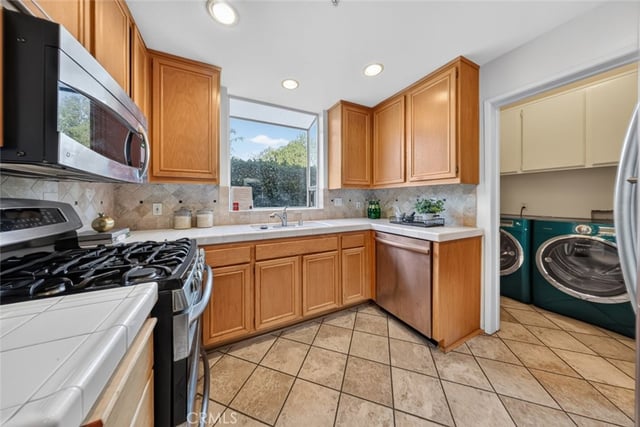 108 S Mountain A, Monrovia, CA 91016 — photo 18 of 54
