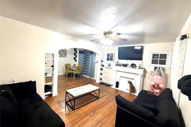 3005 11th Avenue, Los Angeles, CA 90018 — photo 4 of 32