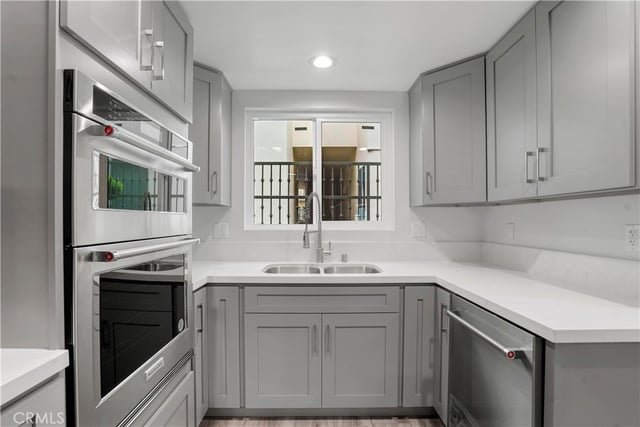 227 E Burbank C, Burbank, CA 91502 — photo 4 of 36