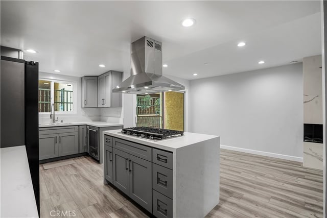 227 E Burbank C, Burbank, CA 91502 — photo 6 of 36