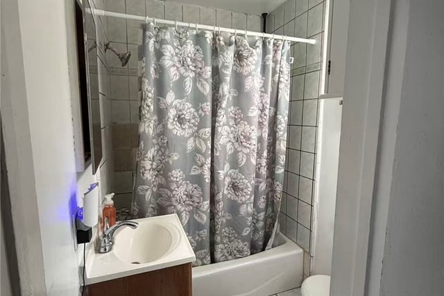 2426 Medford, Los Angeles, CA 90033 — photo 4 of 5