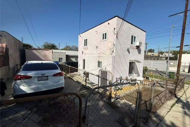 2426 Medford, Los Angeles, CA 90033 — photo 5 of 5