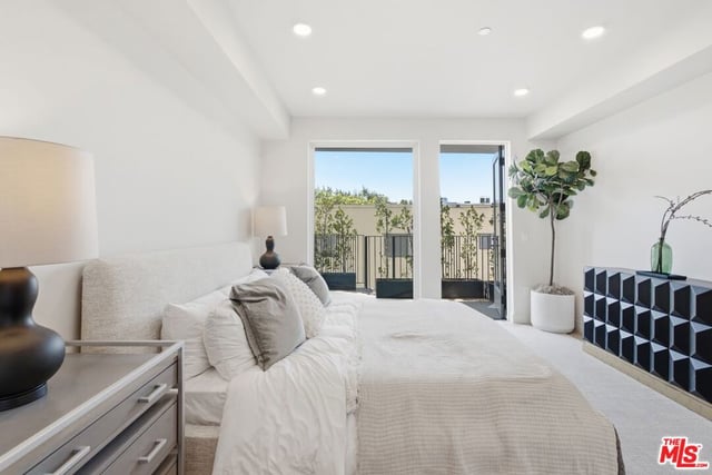 505 S Barrington Avenue 104, Los Angeles, CA 90049 — photo 14 of 55