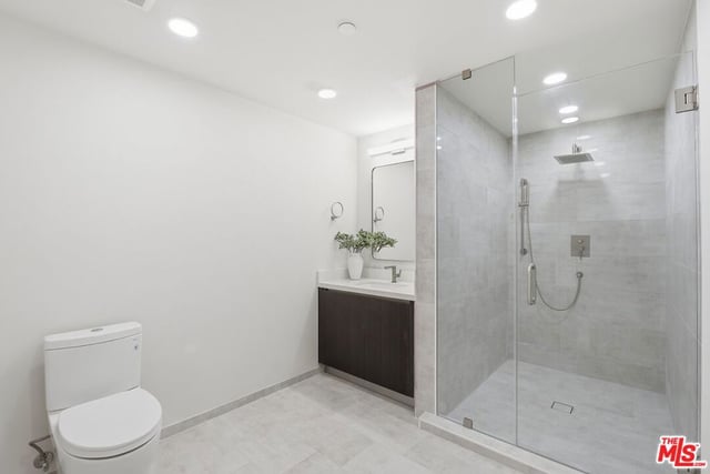 505 S Barrington Avenue 104, Los Angeles, CA 90049 — photo 17 of 55