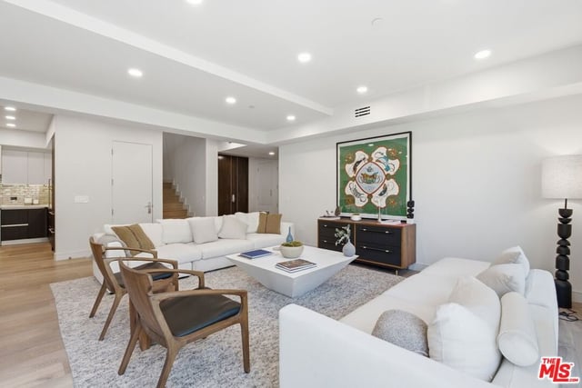 505 S Barrington Avenue 104, Los Angeles, CA 90049 — photo 2 of 55