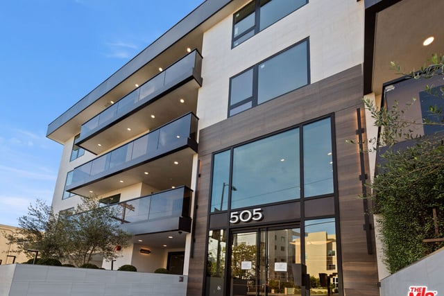 505 S Barrington Avenue 104, Los Angeles, CA 90049 — photo 31 of 55