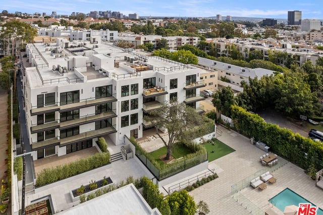 505 S Barrington Avenue 104, Los Angeles, CA 90049 — photo 39 of 55