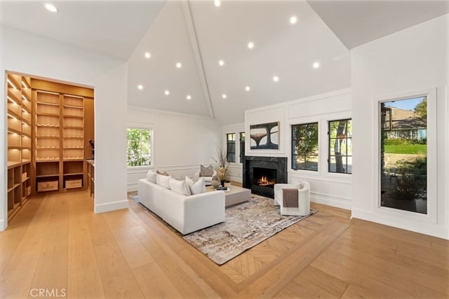 4017 Nogales, Tarzana, CA 91356 — photo 12 of 60