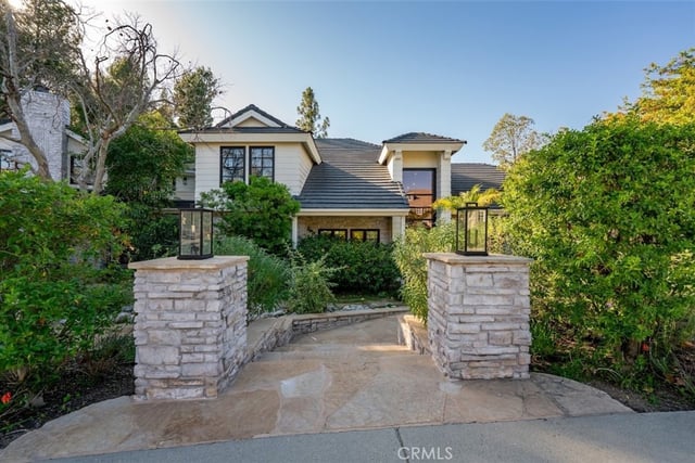 4017 Nogales, Tarzana, CA 91356 — photo 3 of 60