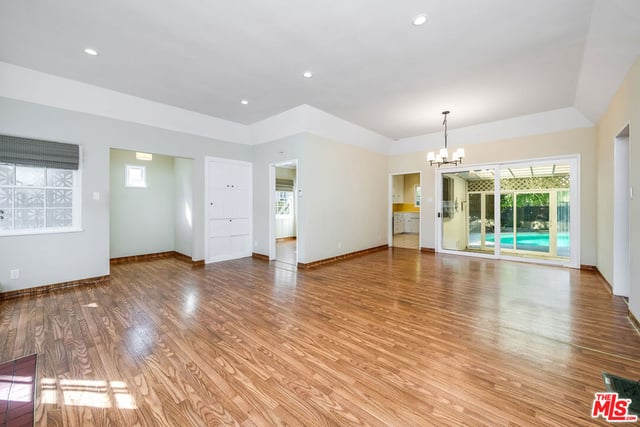 10435 Whipple Street, Toluca Lake, CA 91602 — photo 7 of 30