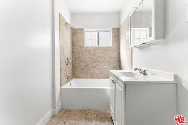 854 W 64th Street, Los Angeles, CA 90044 — photo 12 of 16