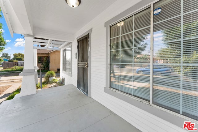 854 W 64th Street, Los Angeles, CA 90044 — photo 16 of 16