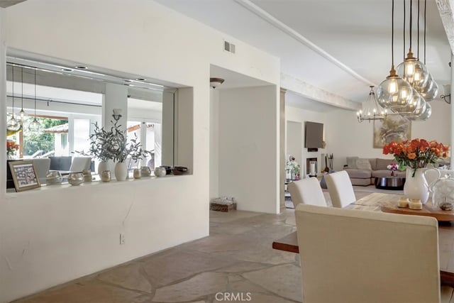 23130 Oxnard Street, Woodland Hills, CA 91367 — photo 12 of 39