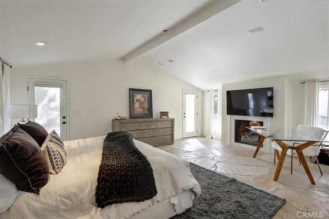 23130 Oxnard Street, Woodland Hills, CA 91367 — photo 15 of 39