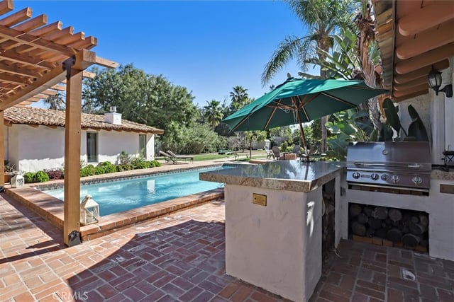 23130 Oxnard Street, Woodland Hills, CA 91367 — photo 23 of 39