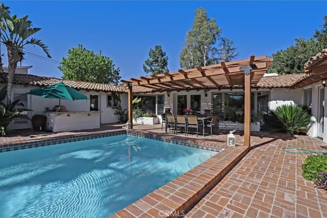 23130 Oxnard Street, Woodland Hills, CA 91367 — photo 25 of 39