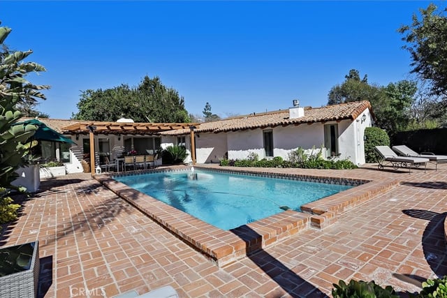 23130 Oxnard Street, Woodland Hills, CA 91367 — photo 26 of 39