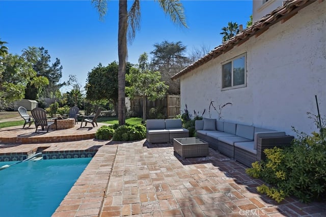 23130 Oxnard Street, Woodland Hills, CA 91367 — photo 27 of 39
