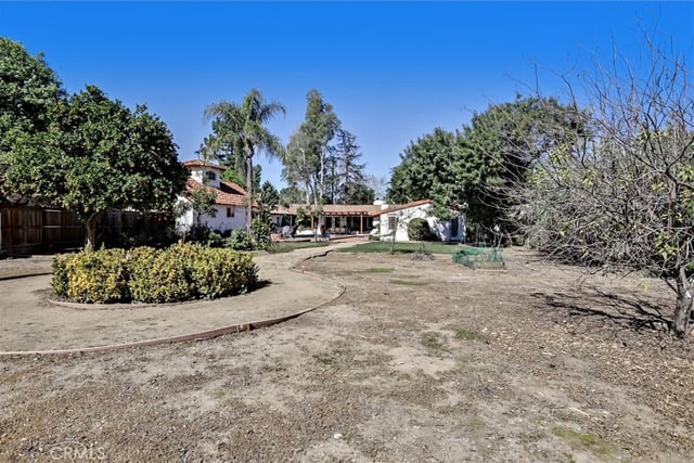 23130 Oxnard Street, Woodland Hills, CA 91367 — photo 31 of 39