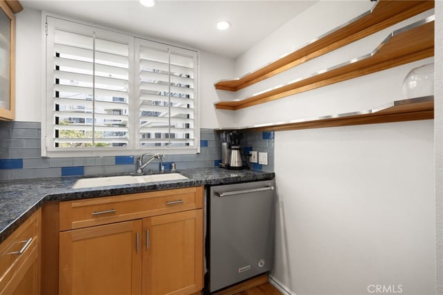 2960 Neilson Way 301, Santa Monica, CA 90405 — photo 11 of 42