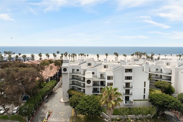 2960 Neilson Way 301, Santa Monica, CA 90405 — photo 3 of 42