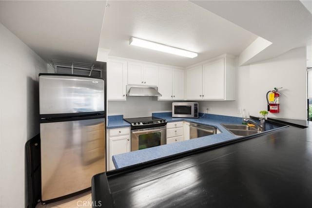 2960 Neilson Way 301, Santa Monica, CA 90405 — photo 32 of 42