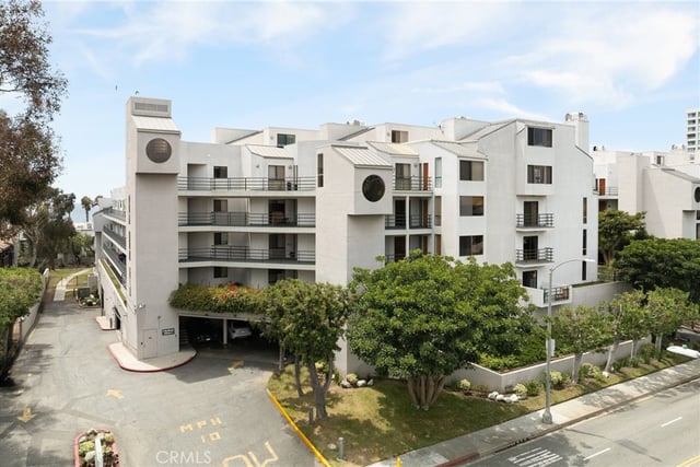 2960 Neilson Way 301, Santa Monica, CA 90405 — photo 41 of 42