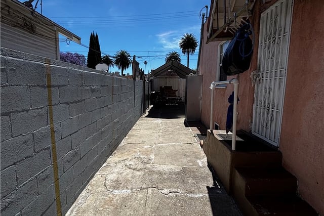 2032 W 77th St, Los Angeles, CA 90047 — photo 14 of 19