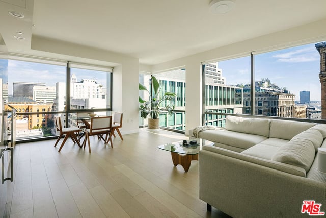 400 S Broadway 1001, Los Angeles, CA 90013 — photo 2 of 40