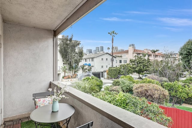 10396 Almayo Avenue 1, Los Angeles, CA 90064 — photo 12 of 29