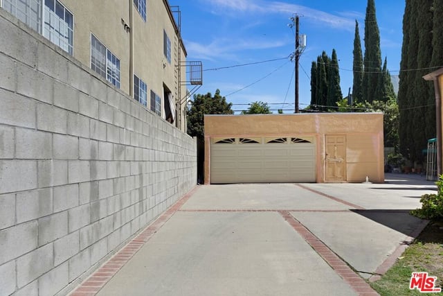 840 N Poinsettia Place, Los Angeles, CA 90046 — photo 10 of 41