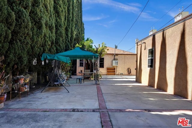 840 N Poinsettia Place, Los Angeles, CA 90046 — photo 33 of 41