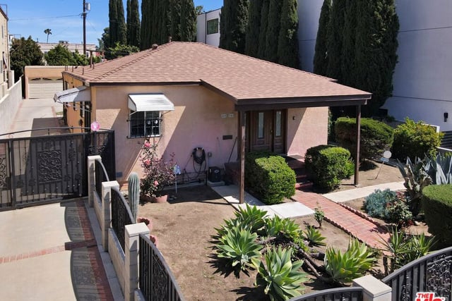 840 N Poinsettia Place, Los Angeles, CA 90046 — photo 4 of 41