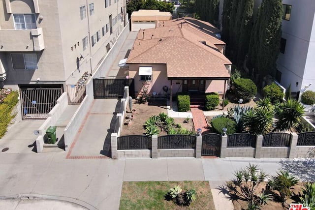 840 N Poinsettia Place, Los Angeles, CA 90046 — photo 6 of 41