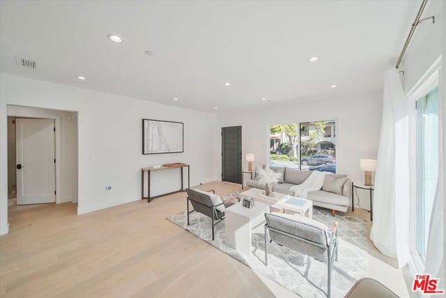 2021 Idaho Avenue, Santa Monica, CA 90403 — photo 10 of 33
