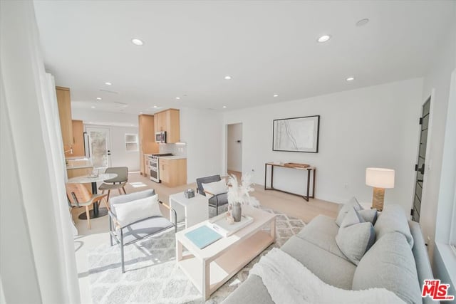 2021 Idaho Avenue, Santa Monica, CA 90403 — photo 11 of 33