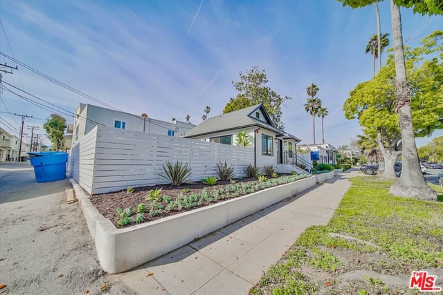 2021 Idaho Avenue, Santa Monica, CA 90403 — photo 5 of 33