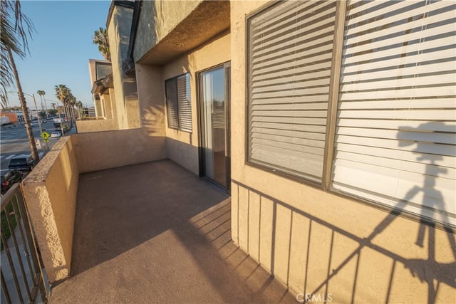 1140 Pacific Ave 20, Long Beach, CA 90813 — photo 32 of 34