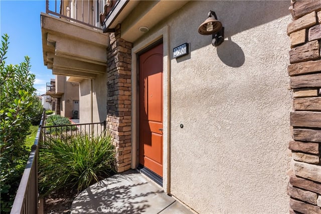 27968 Avalon, Canyon Country, CA 91351 — photo 6 of 26
