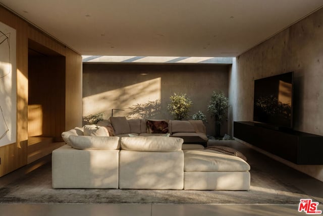 9344 Nightingale Drive, Los Angeles, CA 90069 — photo 18 of 28