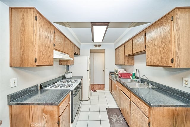 4501 Peck Road 9, El Monte, CA 91732 — photo 11 of 27