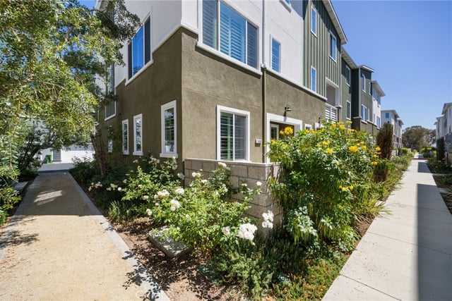 1460 W Sunrise Lane, San Pedro, CA 90732 — photo 3 of 45